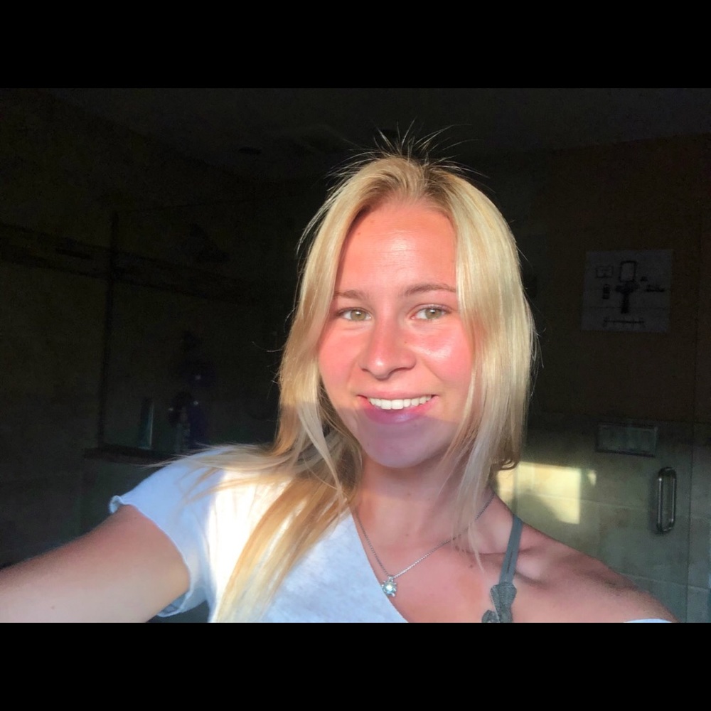 Meet your Posher, Elizabeth